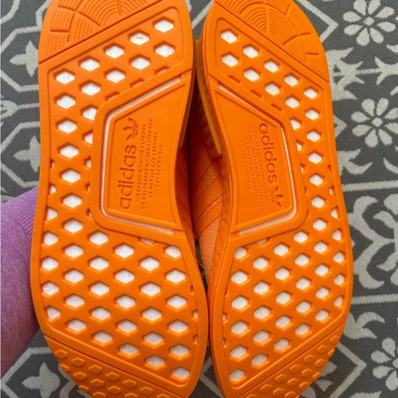 NIB Women’s adidas shoes size 9 - Picture 6 of 6